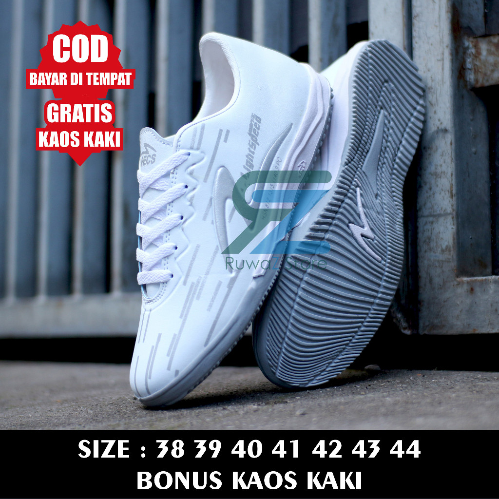 F8 NEW 776611  SEPATU FUTSAL PRIA SPECS REBORN V2 PUTIH SILVER SOL KARET MENTAH BUNYI CITCIT TERLARI