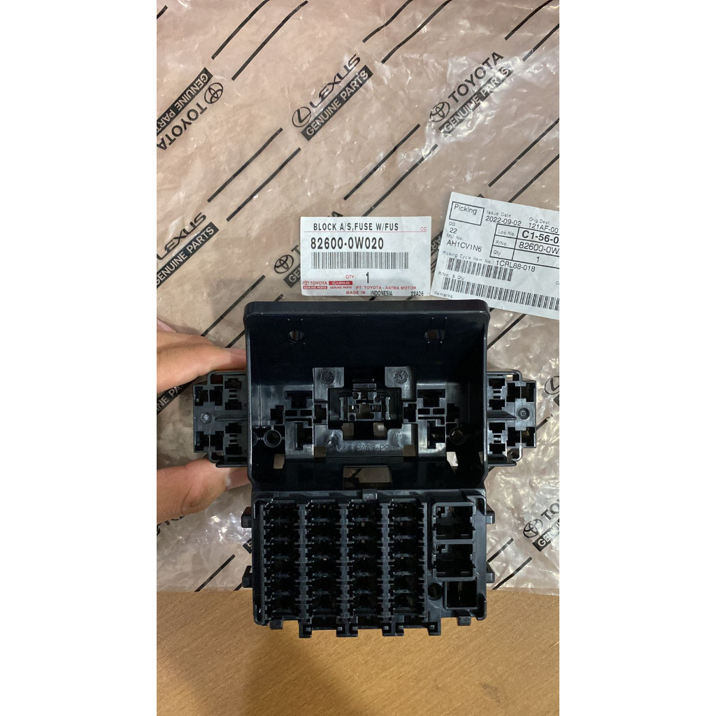 Box Sekring Fuse Box Hino Dutro 110 130 12 Volt Toyota Dyna 110 130 12 Volt Original 82600-0W020