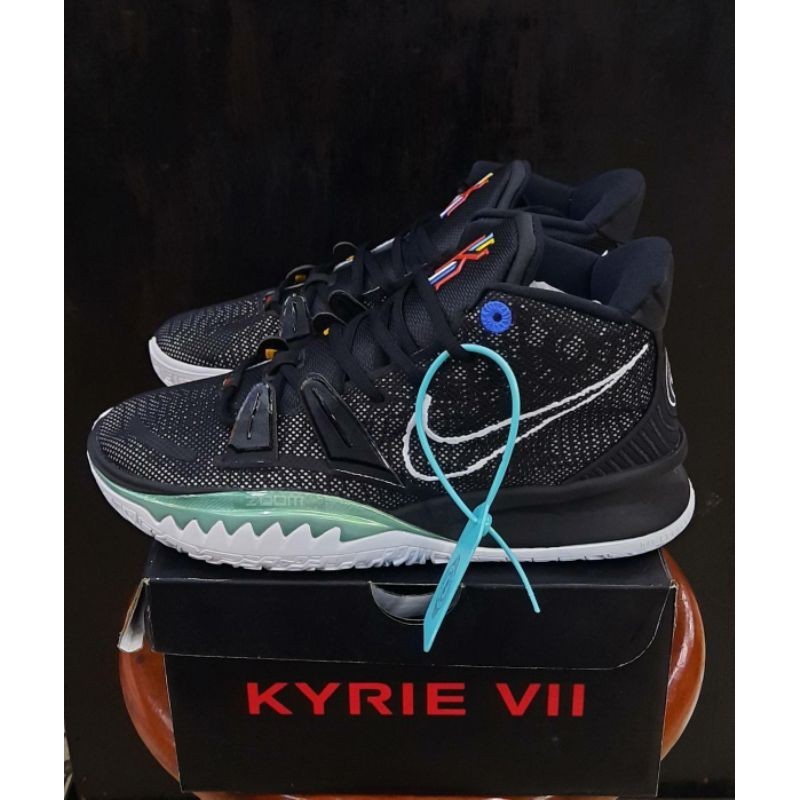 sepatu basket Nike kyrie 7 pre heat ep black white blue
