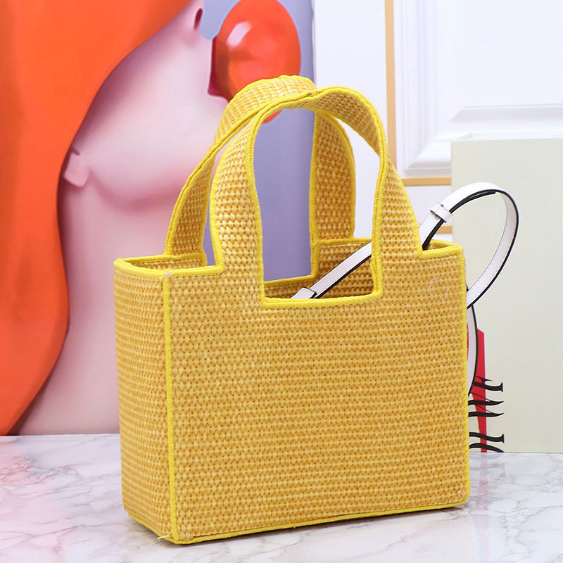 

2024 Fashion Grass Bag Women's Handbag Classic Design Summer Grass Knitted Handbag Beach Vacation Outdoor Shoulder Bag Two Sizes