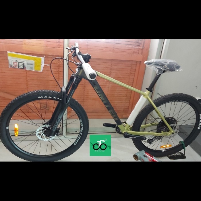 Sepeda MTB 27.5" United Clovis 7.1