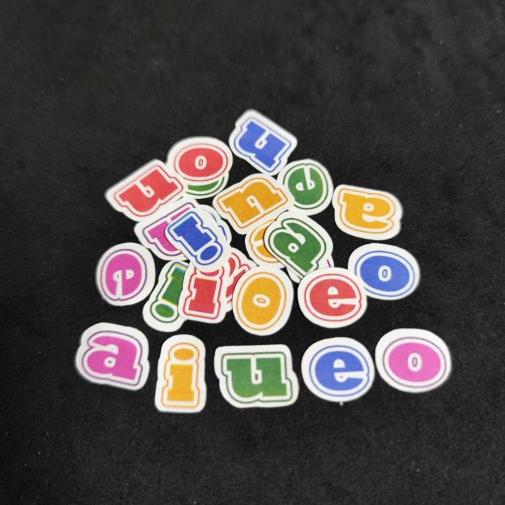 

STIKER HURUF VOCAL AIUEO JENIS HURUF KECIL CUTE UNTUK HIASAN DAN BELAJAR ISI 25 PCS MINI PRINTING MURAH