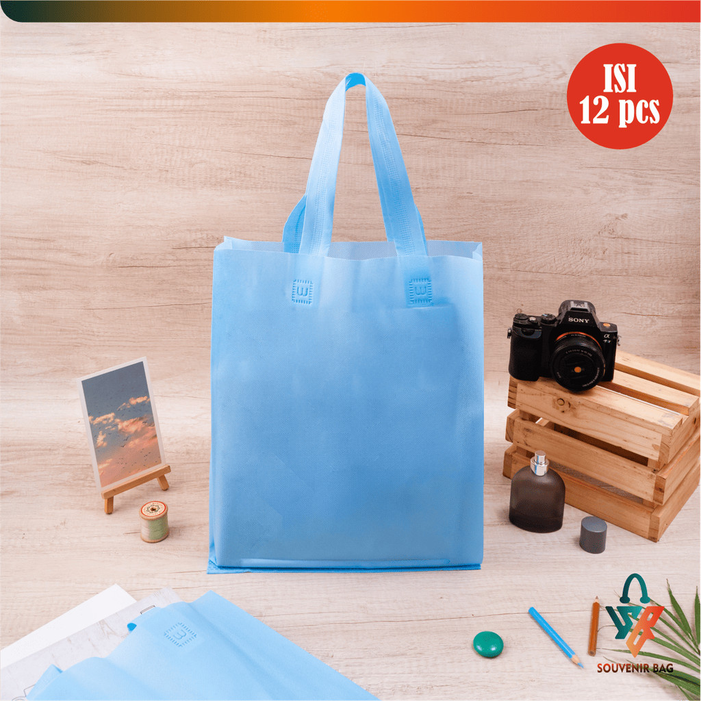 [ISI 12] Tas Kain Spunbond Tebal 70 Gsm Biru Muda 30x40 cm Tali Jinjing Tote Bag Goodie Bag Souvenir