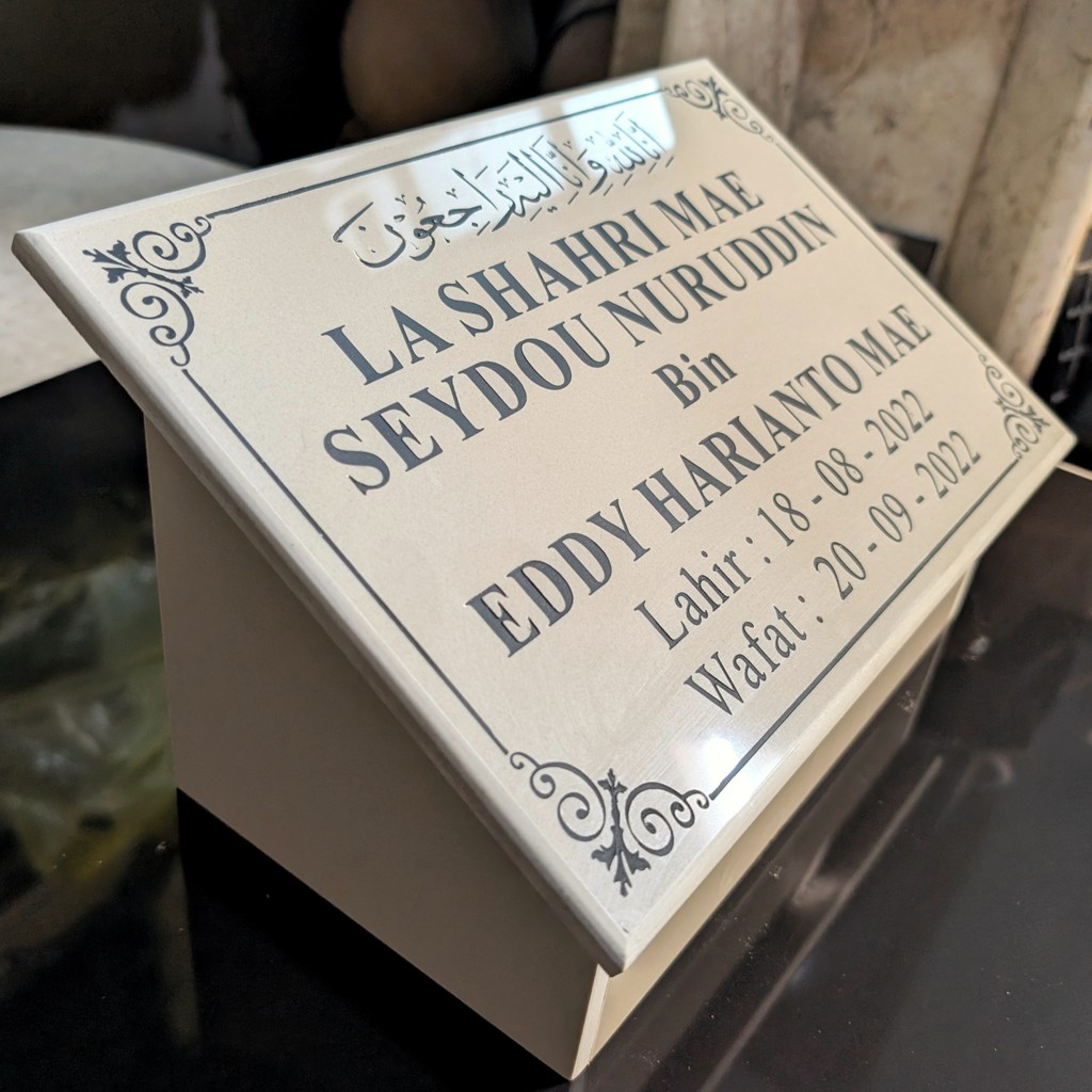 Seni Marmer - Batu Nisan Dudukan Makam Granit Putih 30x20 Cm Minimalis