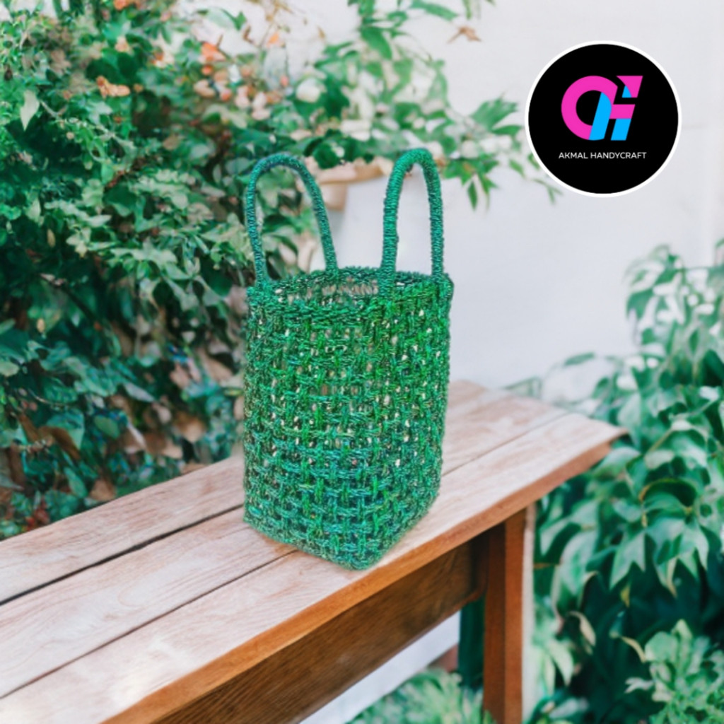 

Akmal Handycraft Tas Tote Wanita Hijau Unik & Cantik Ukuran 20x20x25 Cm Kualitas Terbaik