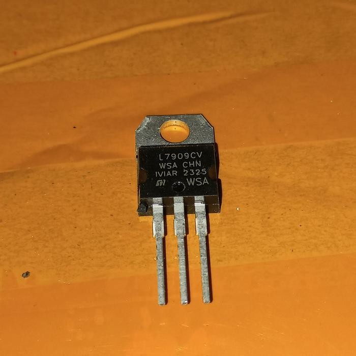 IC Regulator LM7909 L7909 7909 TR L7909cv 7909cv transistor 1