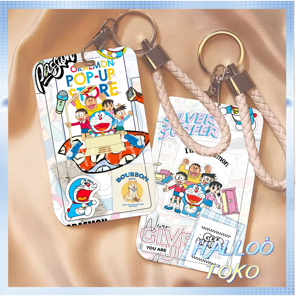 

ID CARD HOLDER MOTIF KAWAII TEMPAT KARTU PHOTOCARD PHOTO CARD Pelindung + Doraemon Dengan Mesin Waktu