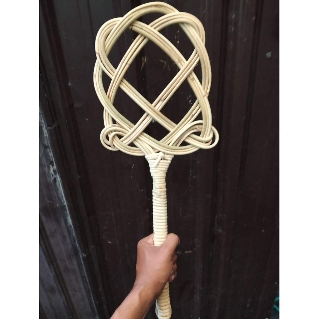 ROTAN PEMUKUL KASUR, PENGGEBUK KASUR