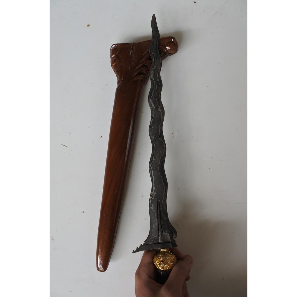 

Keris sengkelat warangka sandang walikat wfn8019 pasti murah