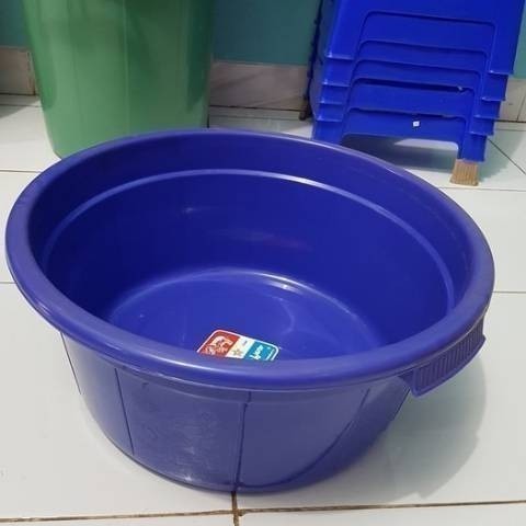 KOMET STAR Baskom Air Bulat Ukuran Besar No.22 & 24 / Bak Cuci Baju Warna Merah Biru Bahan Plastik B