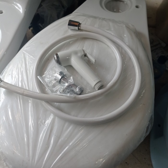jet shower toto + sambungan T Indah Sanitary