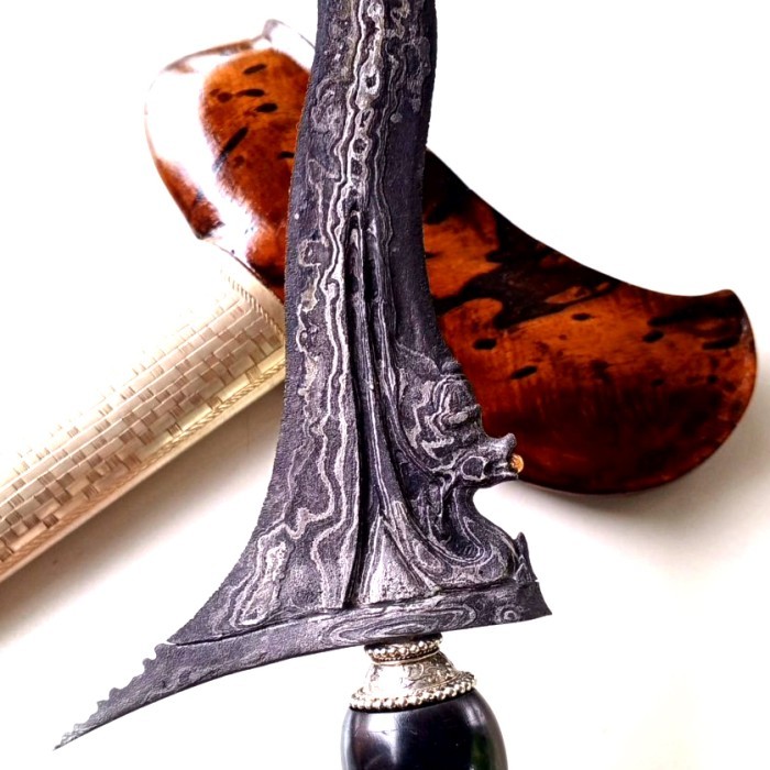 

Keris Nogo Siluman Luk 7 Pamor Udan Mas Tiban Tangguh Mataram Era Kartasura Sepuh Kuno