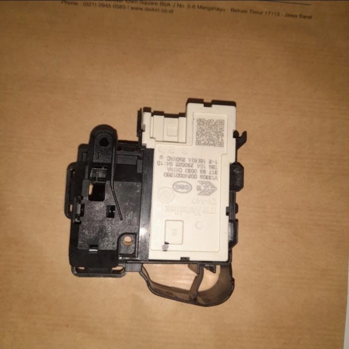 Doorlock Mesincuci Front Loading midea