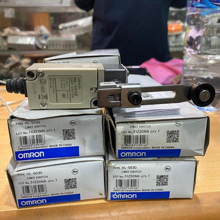 LIMIT SWITCH OMRON HL-5030 HL 5030 ORIGINAL