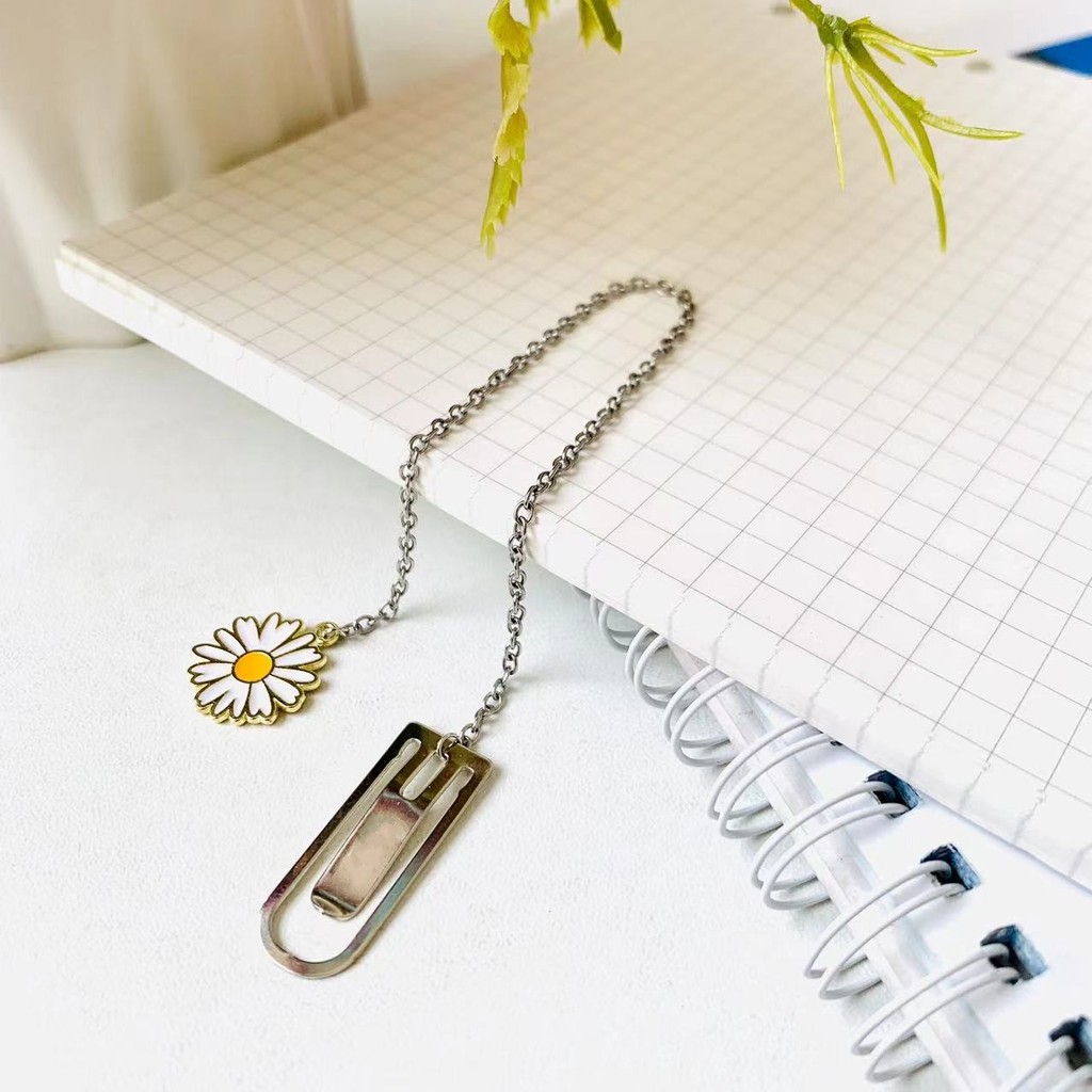 

Creative Chrysanthemum Marker Clip School Office Supplies Metal Pagination Mark Cute Pendant Bookmarks