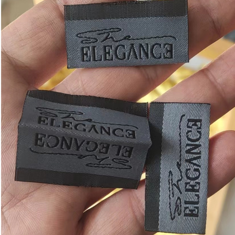 

500pcs Dark grey Cloth Labels 2 * 4 cm Custom your text Damask Polyester Clothing Woven Label
