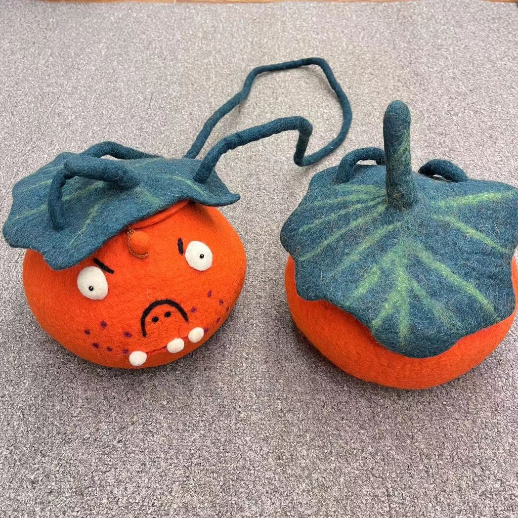 

Woolen felt handmade creative backpack, shoulder bag decoration, festive atmosphere, pumpkin bag
