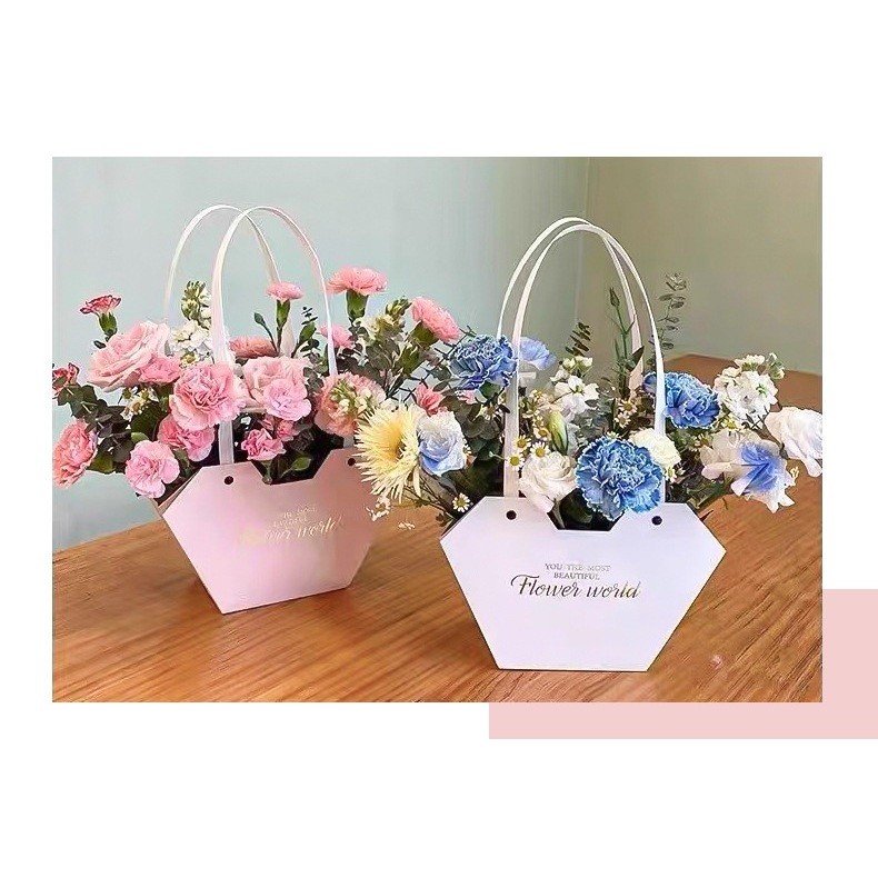 

Flower Packing Paper Bag Gift Box Tas Bouquet Flower Handbag Bentuk LOVE utk Hari Ibu / Mother's Day