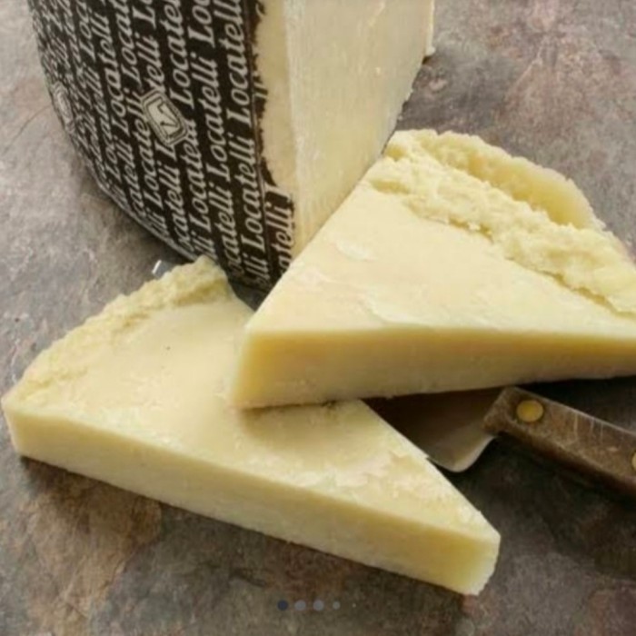 

Italian pecorino Romano cheese 200gr keju parmesan