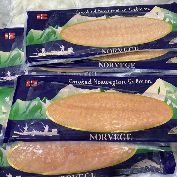 

Smoked Salmon / Salmon Sashimi Slice / Salmon Smoked Slice 900gr