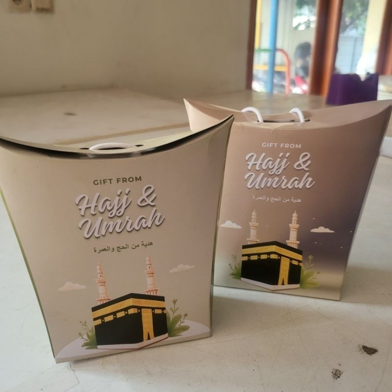 

tas karton paper bag oleh oleh haji dan umroh tali