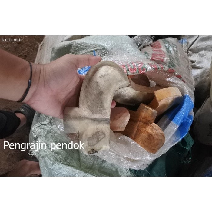 

bahan warangka keris model gayaman solo surakarta kayu campur PP7878 murah antik