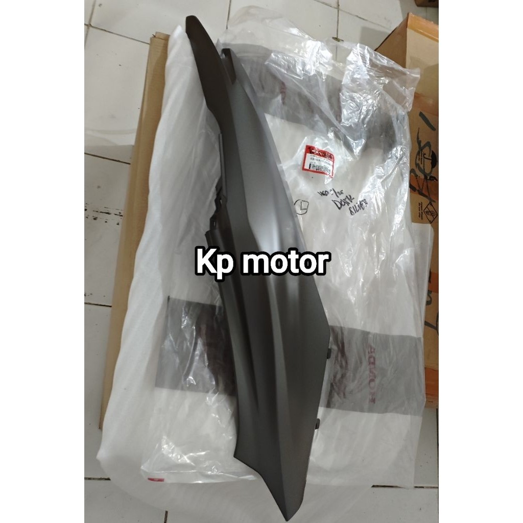 Cover body kiri cover sayap kiri belakang pcx 160 2025 original