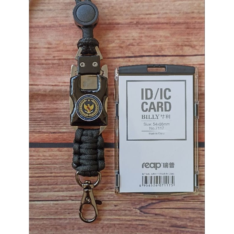 

Kalung Id card Logo KEMENTRIAN IMIGRASI DAN PEMASYARAKATAN Lengkap Dengan Case Holder IdCO