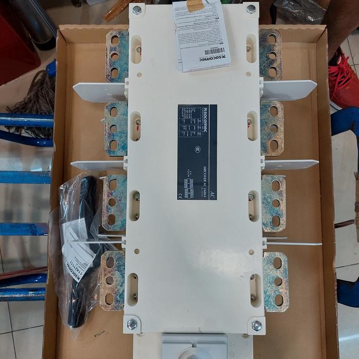 COS SOCOMEC 4P-1600A Change over switch( MANUAL) Socomec Original ( new) NEW MURAH