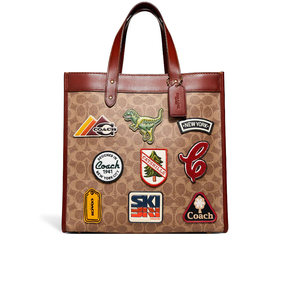 Tas wanita Field Tote Bag In Signature Canvas With Patches Tan Rust C6846