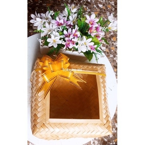 

PROMO SALE Besek mika warna / besek mika natural / besek mika bleaching / tempat makanan / tempat hampers perpasang