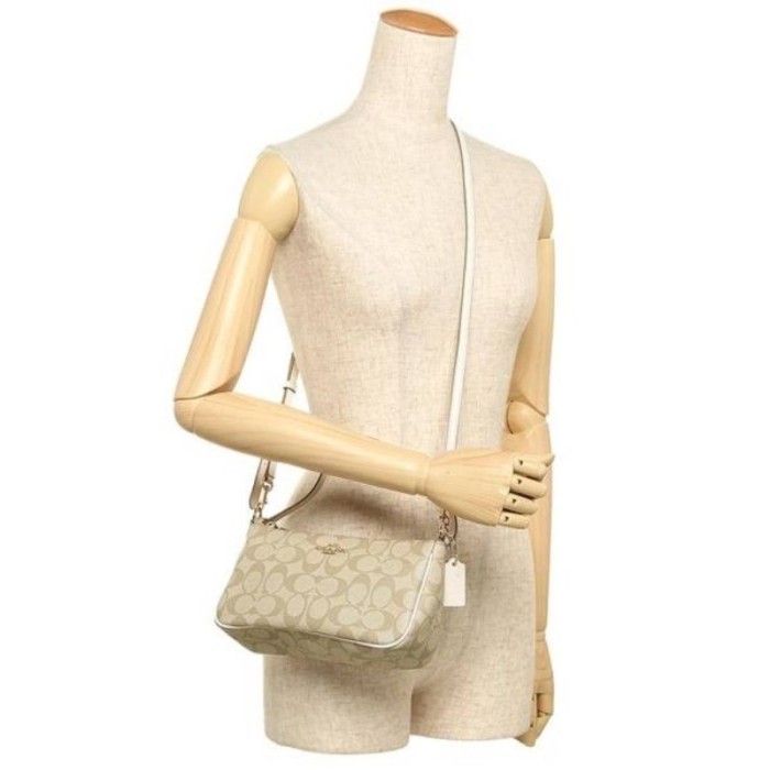 PROMO -  Ċöāĉħ F58321 Top Handle Pouch Crossbody White