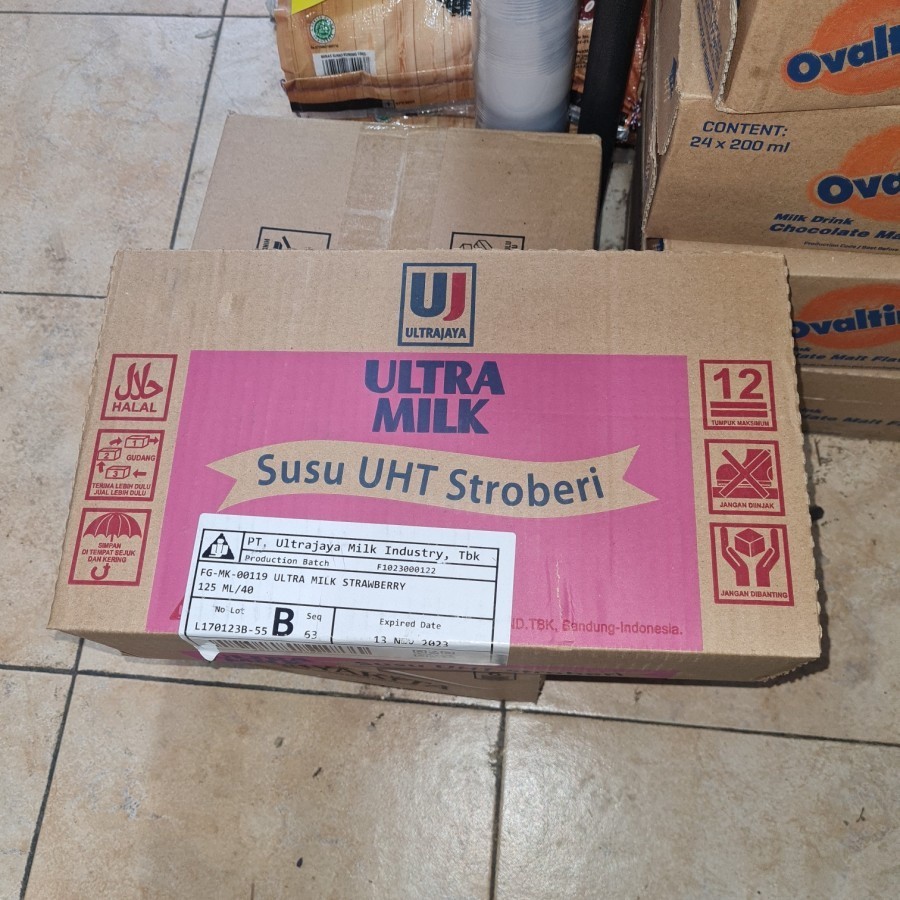 

Susu Ultra Strawberry 125 ml 1 Dus