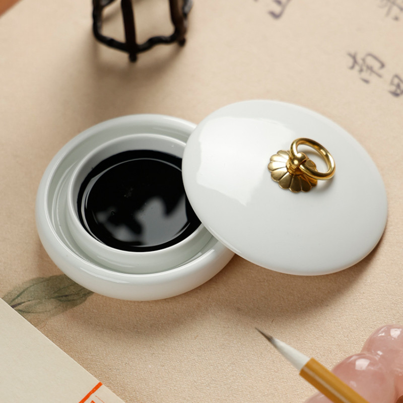 

Ceramic Palette with Lid Chinese Calligraphy Ink Disk Easy Clean Anti-Drying Moisturizing Paint Artist's Art Supplies