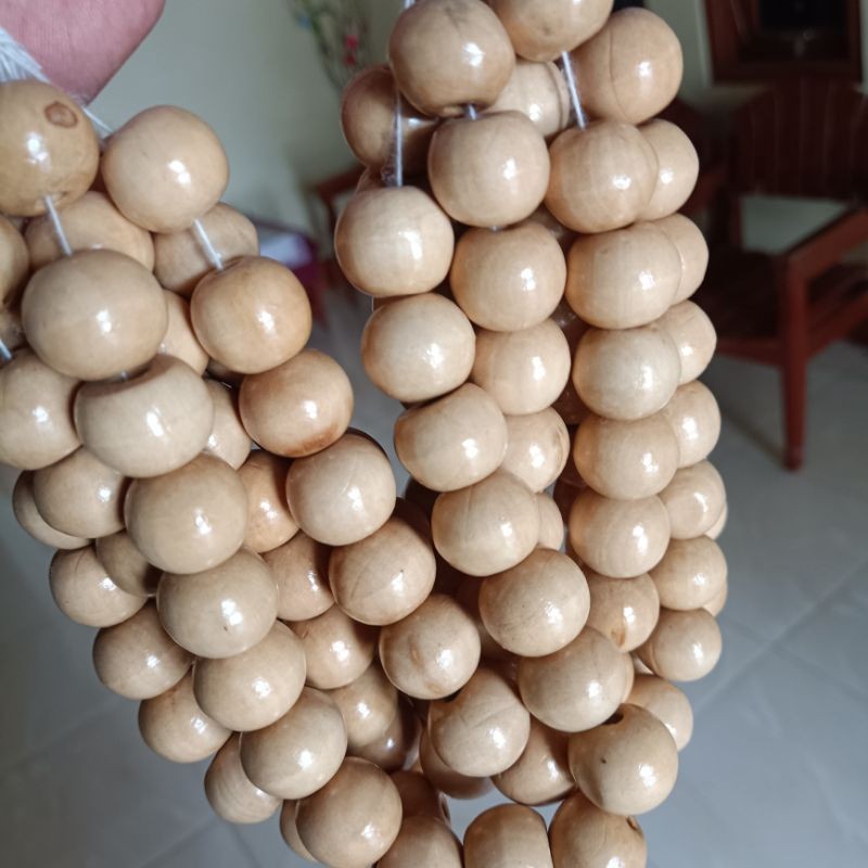 manik kayu diameter 2cm - manik kayu warna cream diameter 2 cm