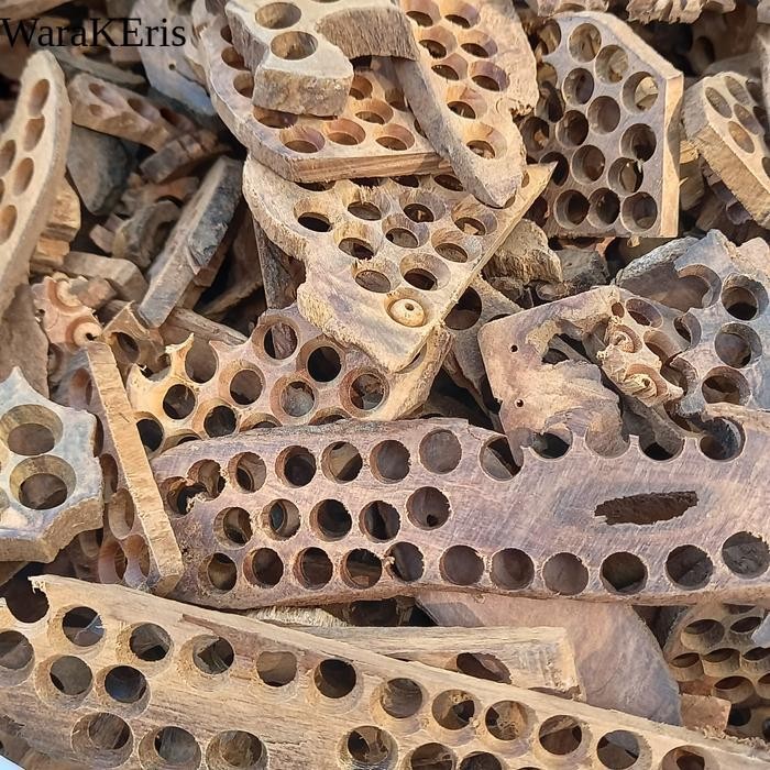 Limbah kayu gaharu 1kg Kayu gaharu kayu gaharu asli kalimantan - 250 gram WR12