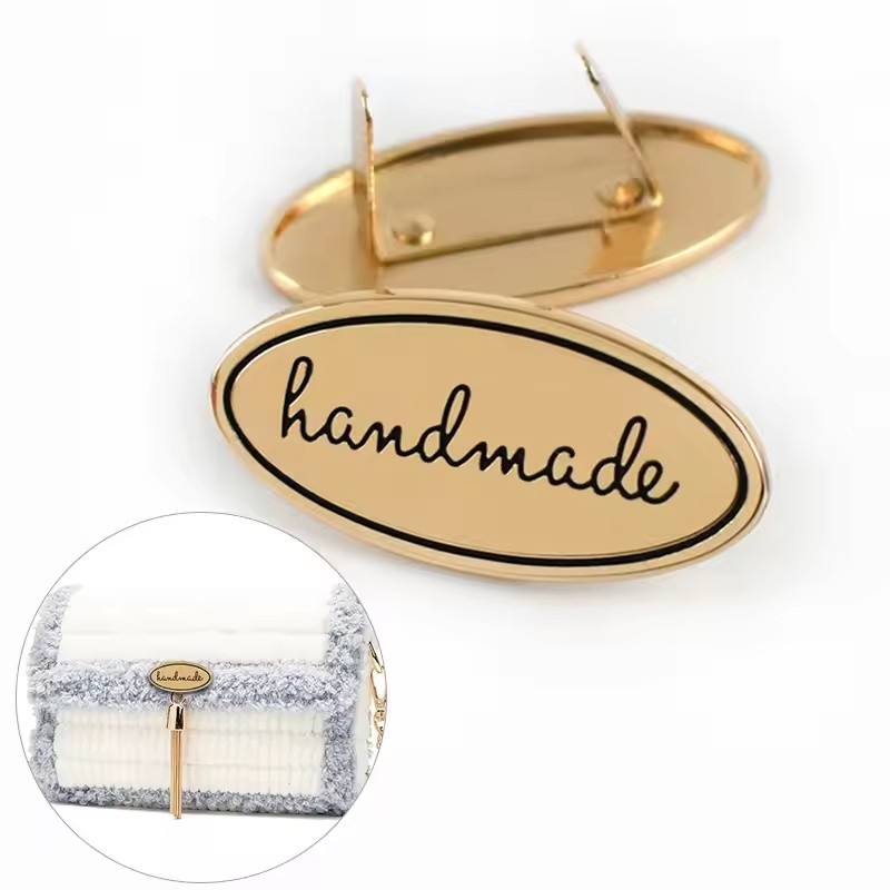 

5PC Hand Made Metal Labels Gold Silver Color Craft Garment Labels Tags For Bags Purse Hand Made Letter Printed DIY Sewing Labels