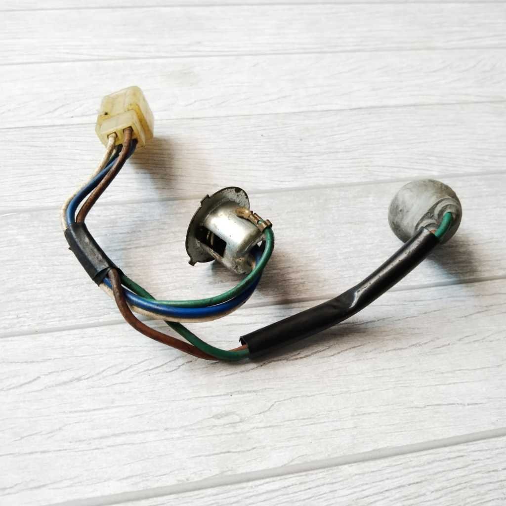 COD/COP FITTING KABEL SOKET LAMPU DEPAN MOTOR REVO 100 REVO LAMA OLD -NEW OLD STOCK-