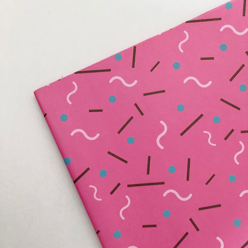 

Kertas Kado Pink Abstrak