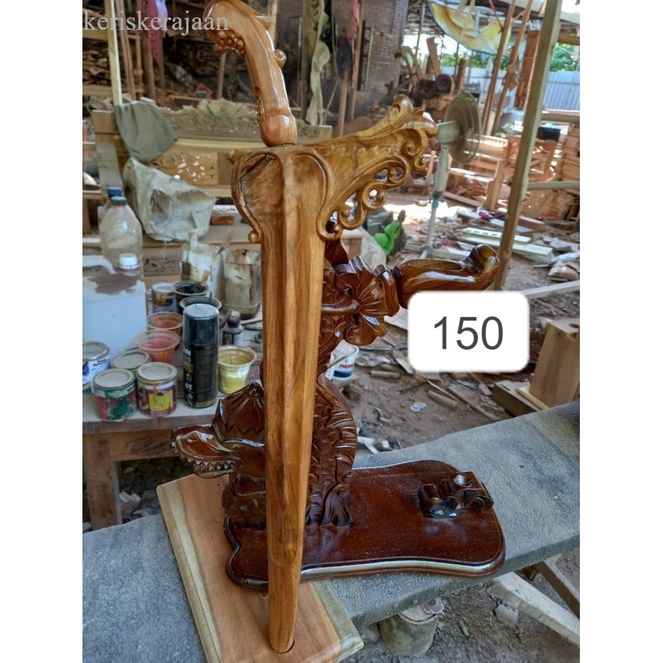 

warangka keris ukir ukiran lunglungan 3d termurah dari kayu jati finishingan bk Keris sengkelat majapahit mataram kartosuro kartasura Surakarta Yogyakarta nagasasra sabuk inten keris kriss nogososro antik