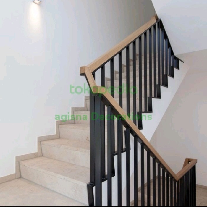 railing tangga pegangan kayu