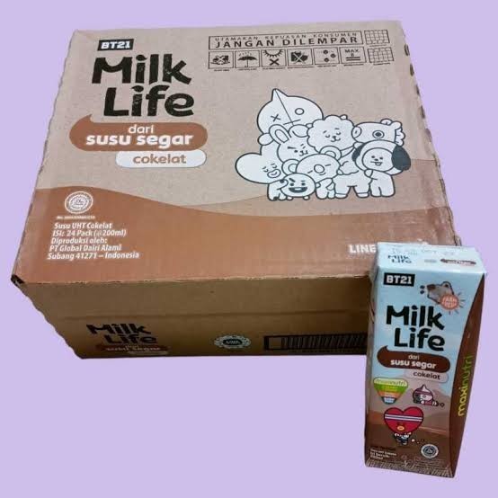 

Milk life 200ml cokelat dan strawberry per 1 dus