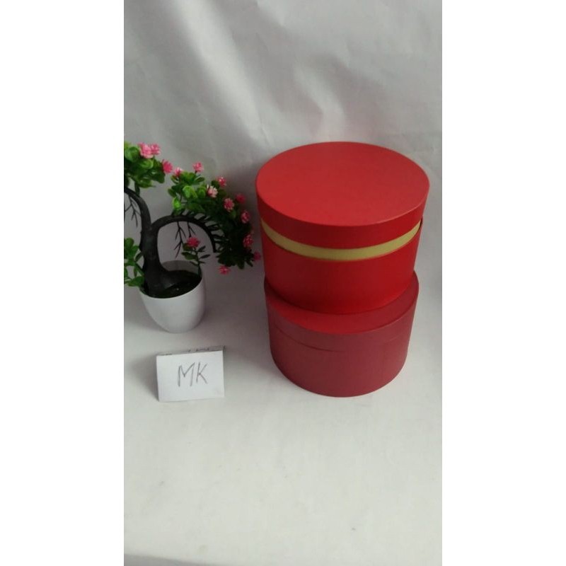 

TABUNG HARDBOX/ HARDBOX PREMIUM/ KOTAK KADO/KOTAK LEPAS/ DIAMETER 20X TINGGI 10CM/ BOX HAMPERS MAIKA PACK