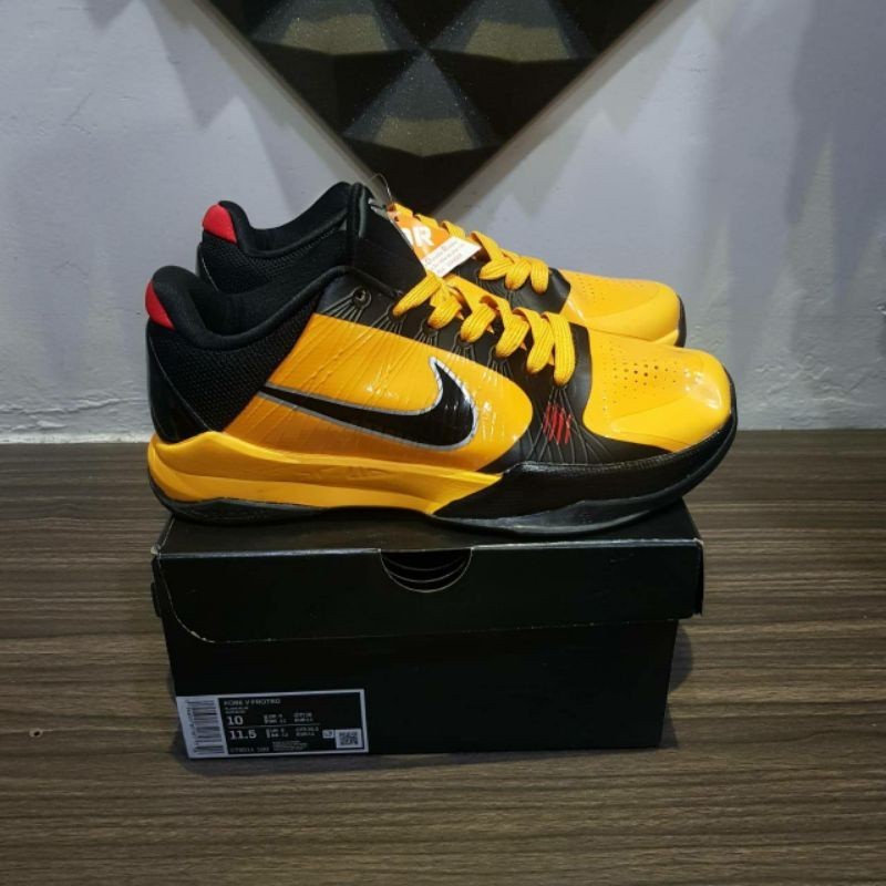 sepatu basket Nike Kobe protro Bruce Lee