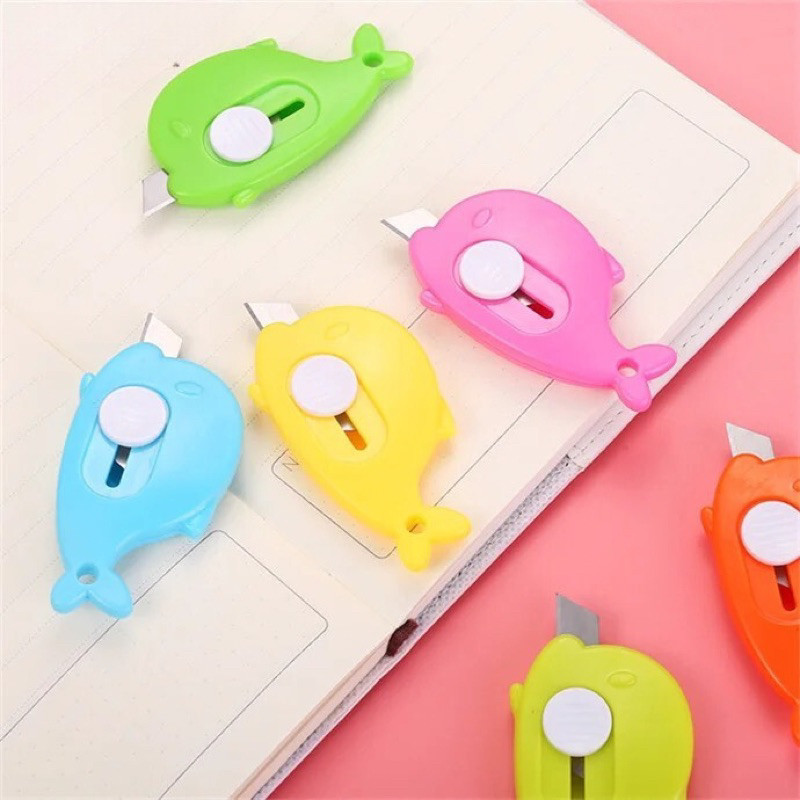 

[DWCORNER] Pisau Cutter Mini Bentuk Dolphin Cutter Mini Lucu Cutter Dolpin Cutter Bentuk Lumba Lumba