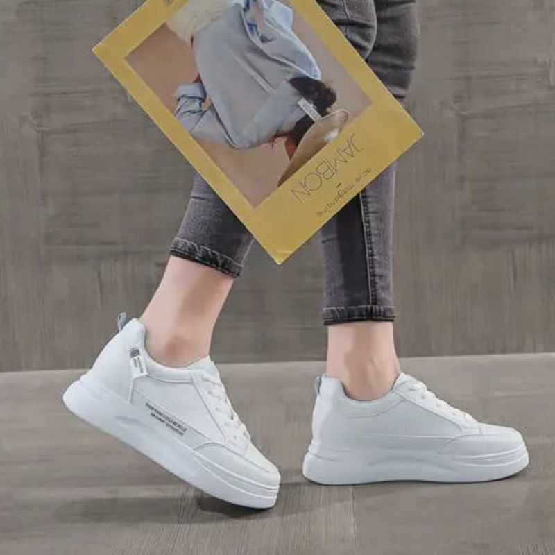 Sepatu Sneakers Wanita Shoes Kasual Belle New