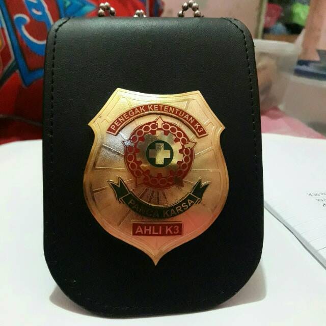 Kalung lencana AHLI K3