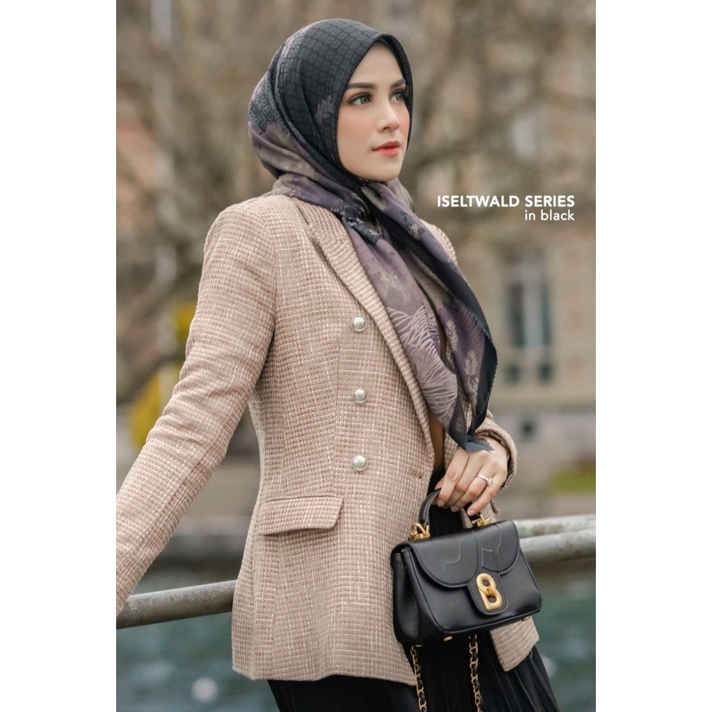 Buttonscarves Iseltwald series