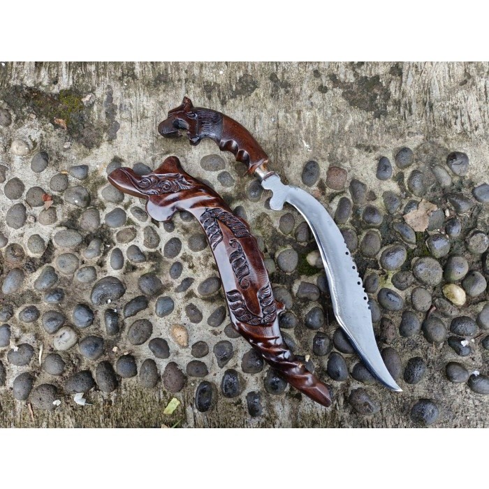 PUSAKA KUJANG JUMBO MOTIF MACAN KAYU MALA WAJA PER ASLI