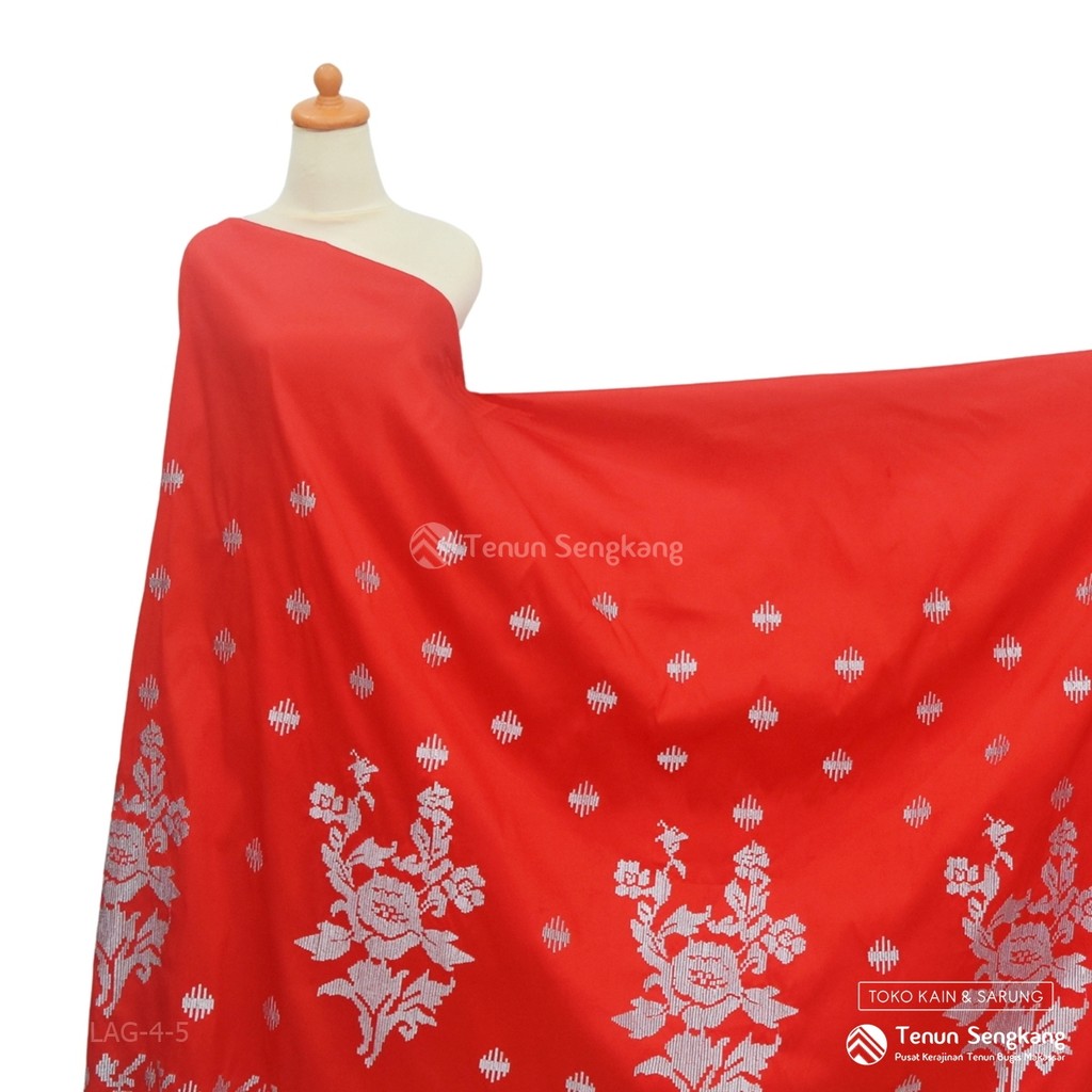 Kain Tenun Sulam Motif Bunga Lagosi Bahan Tafeeta Sutra Bugis Makassar Merah Silver - Tenun Sengkang